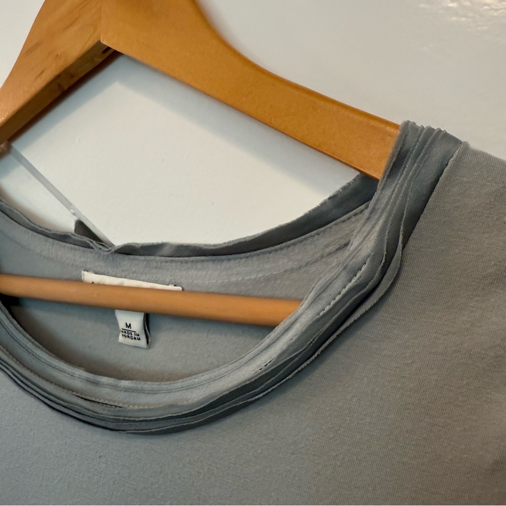 Banana Republic Blue Gray Blue Women's Top size M - Picture 3 of 5